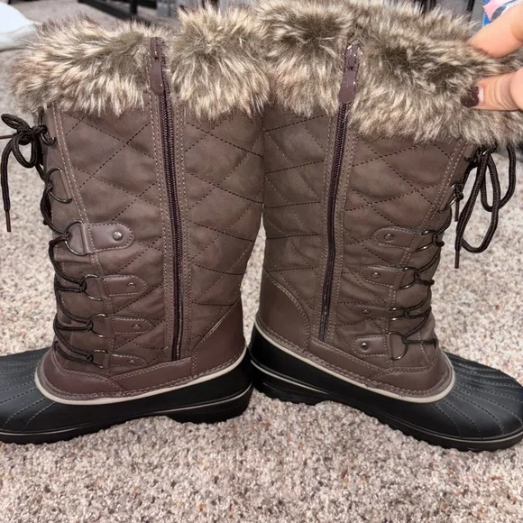 Dream Pairs Brown and Black Winter Boots - Picture 4 of 7